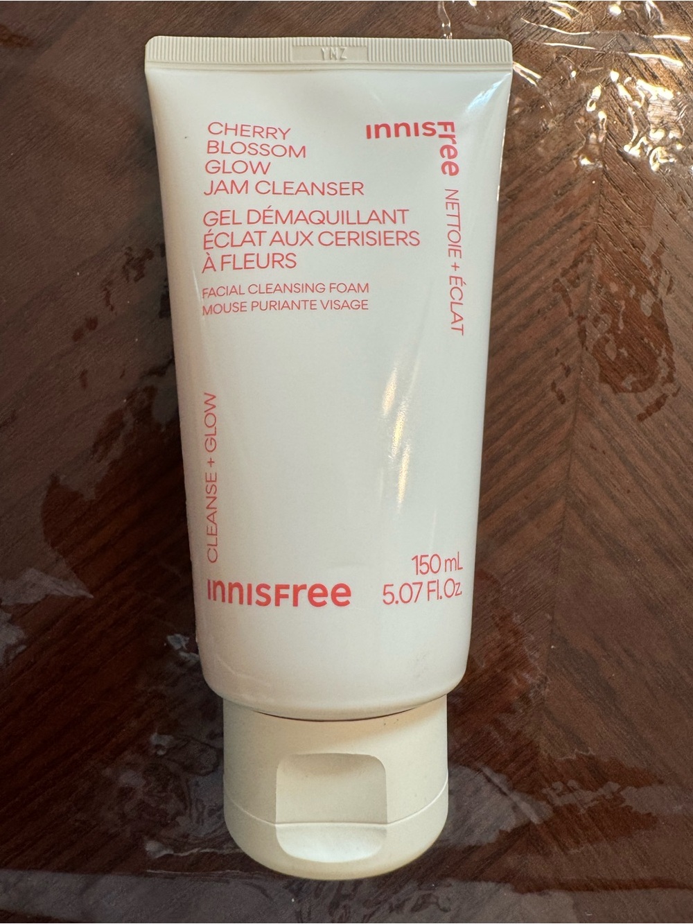 Innisfree Cherry Blossom Glow Jam Cleanser - White with Pink Accents